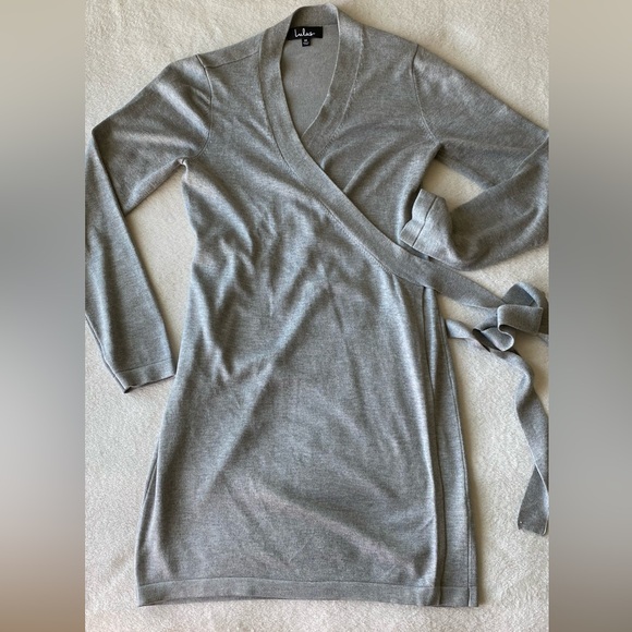 📚 Lulus Literary Lover Heather Grey Wrap Sweater Dress Medium - Picture 10 of 15